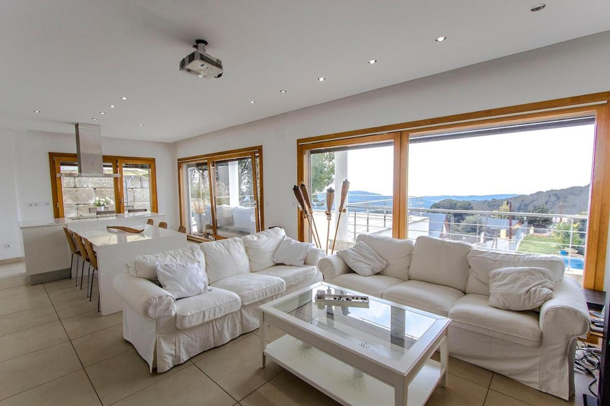 Catalunya Casas Modern Magnificence , Only A Few Km To The Beach! Sant Cebrià de Vallalta エクステリア 写真